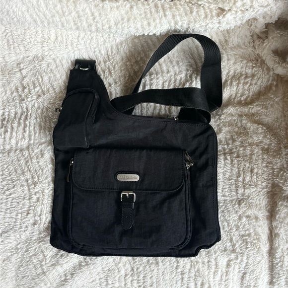 Baggallini Handbags - Baggallini Black Crossbody Bag with Durable Design